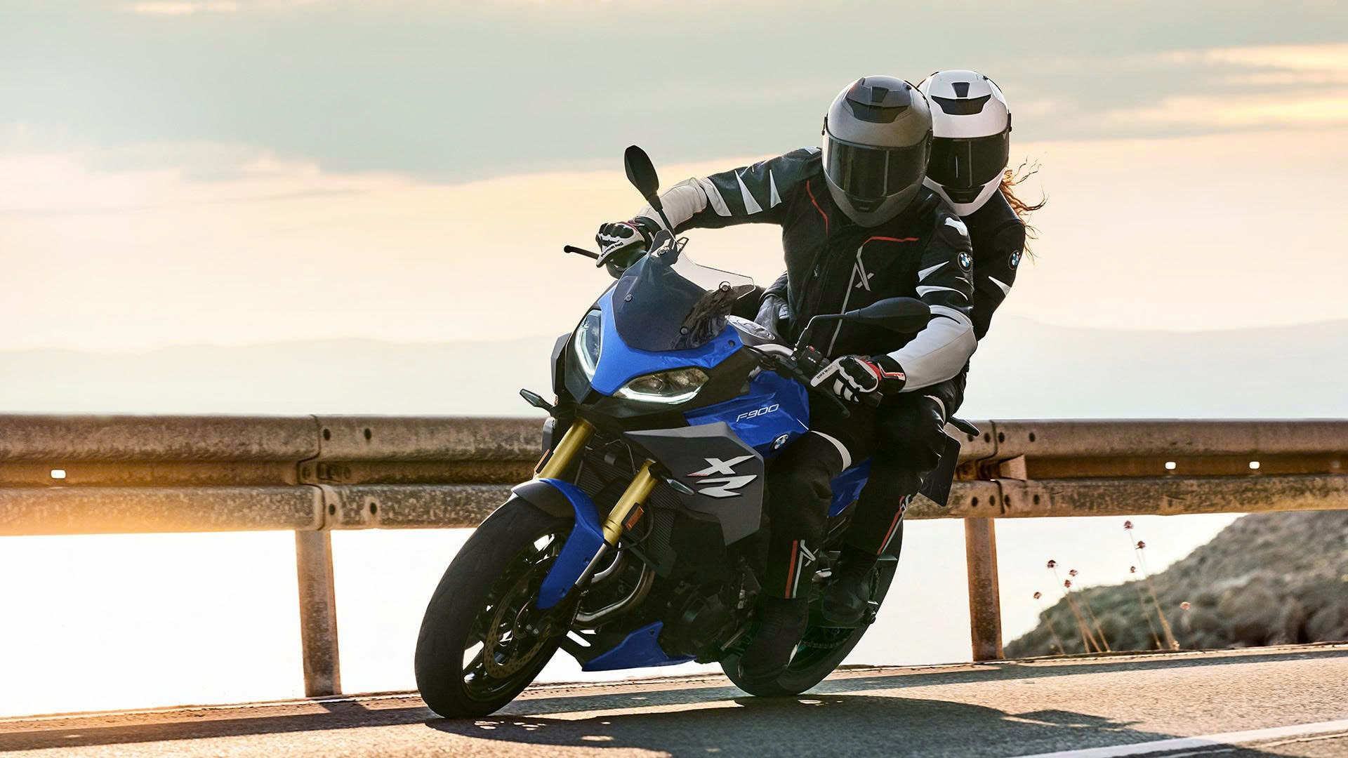 900xr (1)