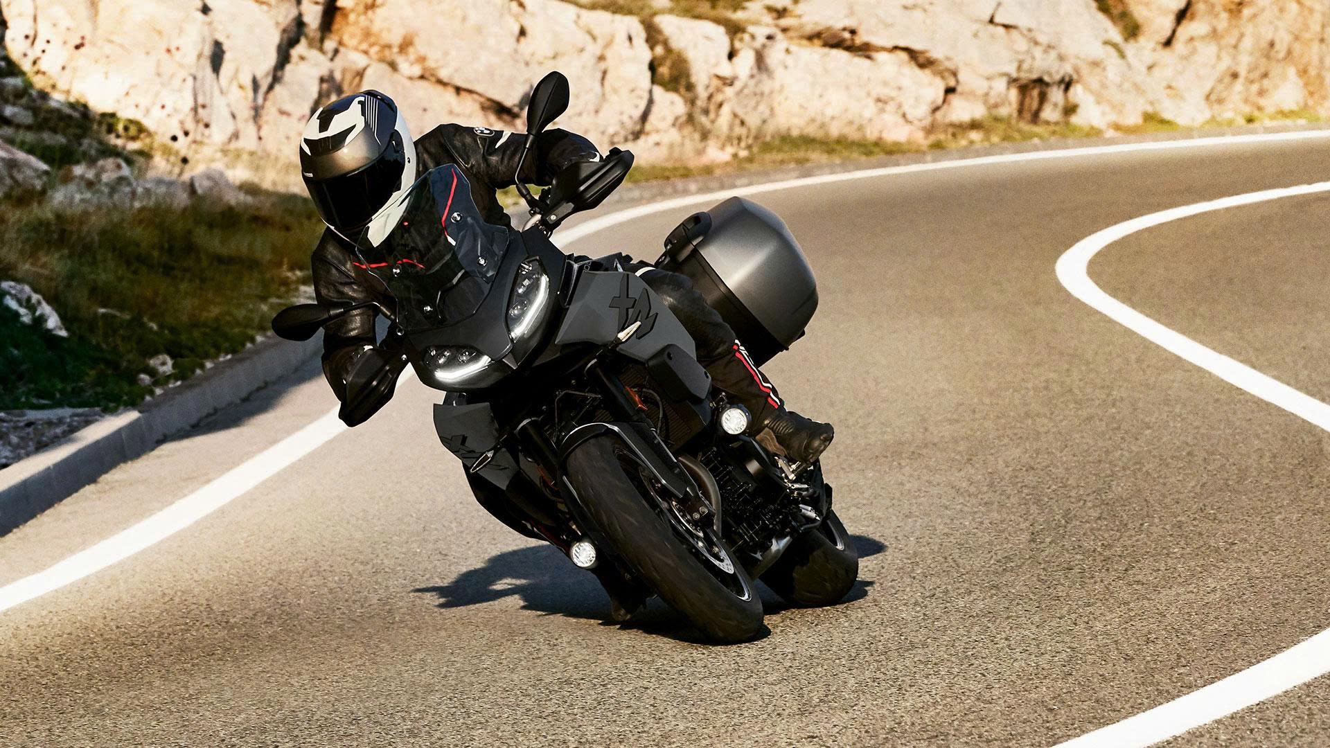 900xr (4)