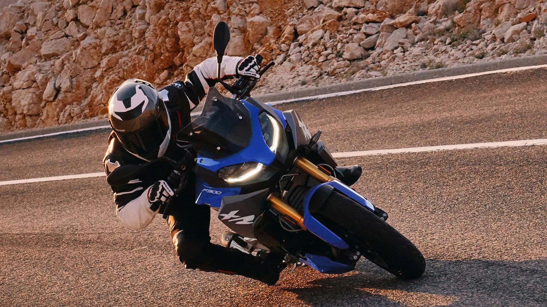 900xr (6)