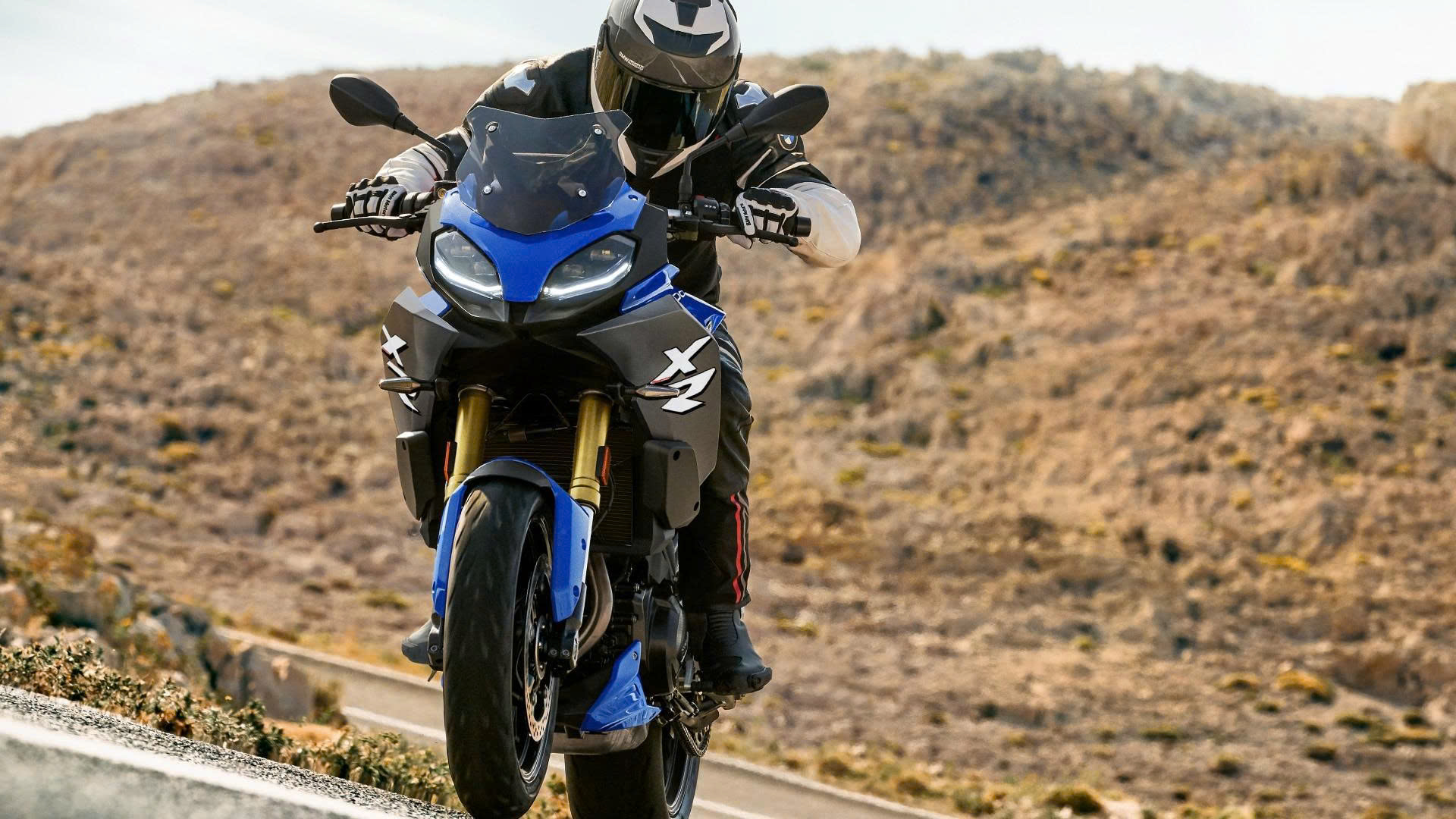 900xr (7)