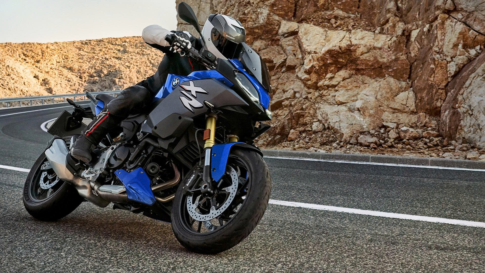 900xr (9)