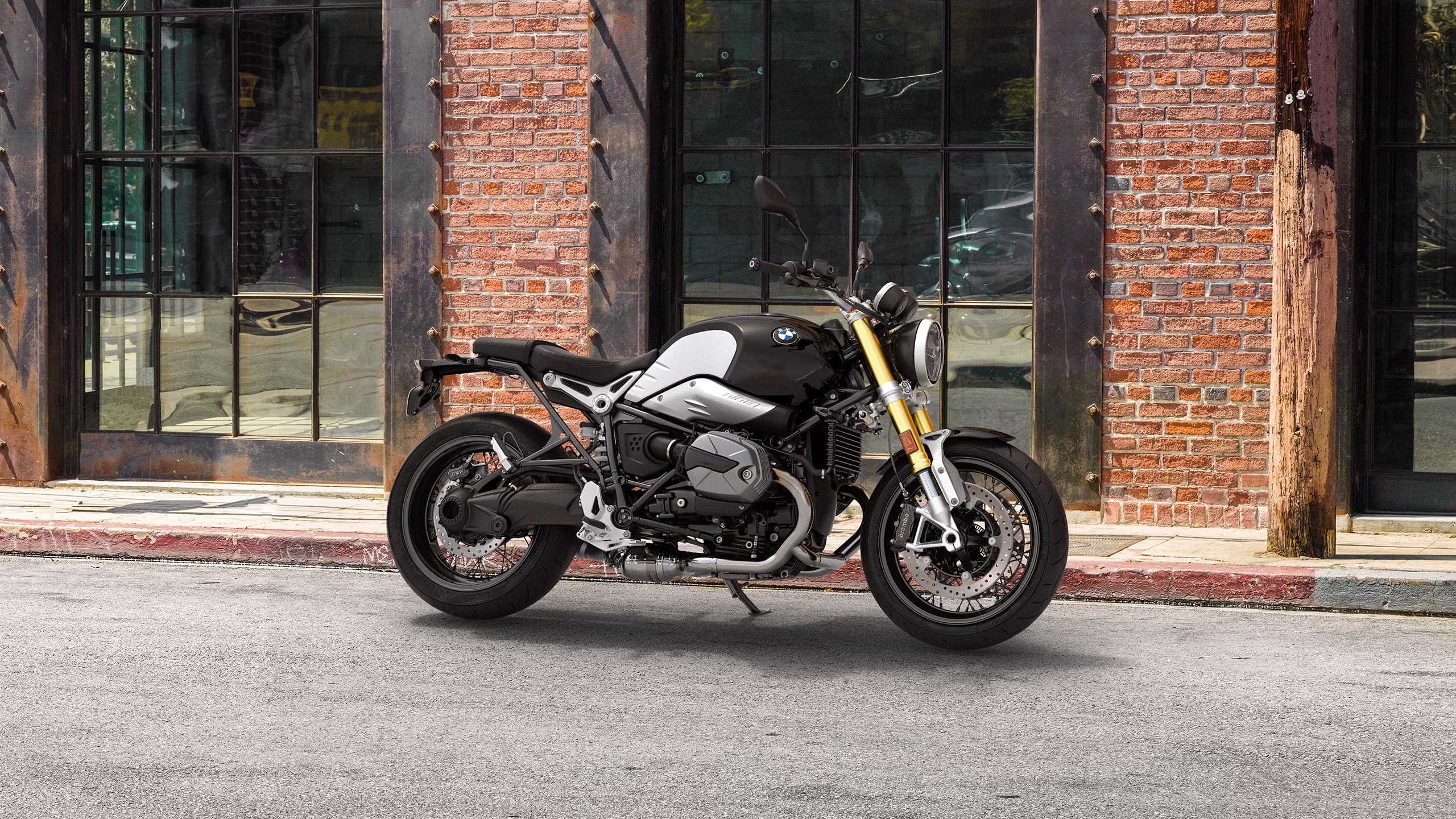 CƠ HỘI CUỐI CÙNG ĐỂ SỞ HỮU HUYỀN THOẠI BMW R NINE T CLASSIC  VỚI ƯU ĐÃI LÊN ĐẾN 60 TRIỆU ĐỒNG !